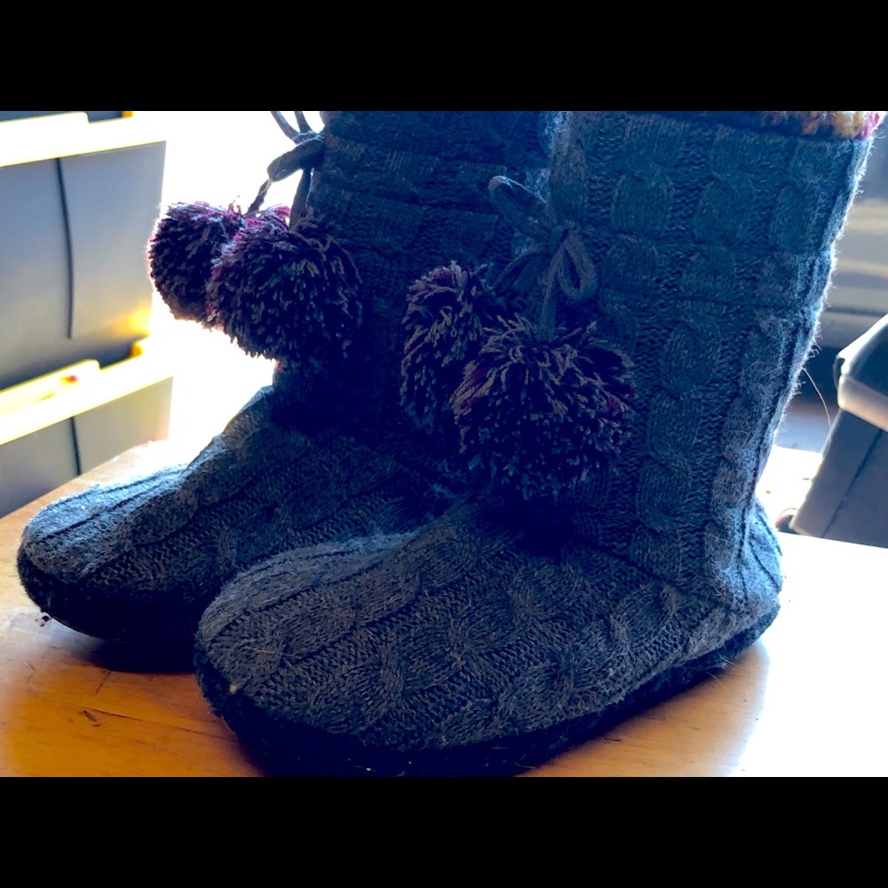 Cuddl Duds Womens Faux Fur Boot Slippers, Grey Size Small(5/6)